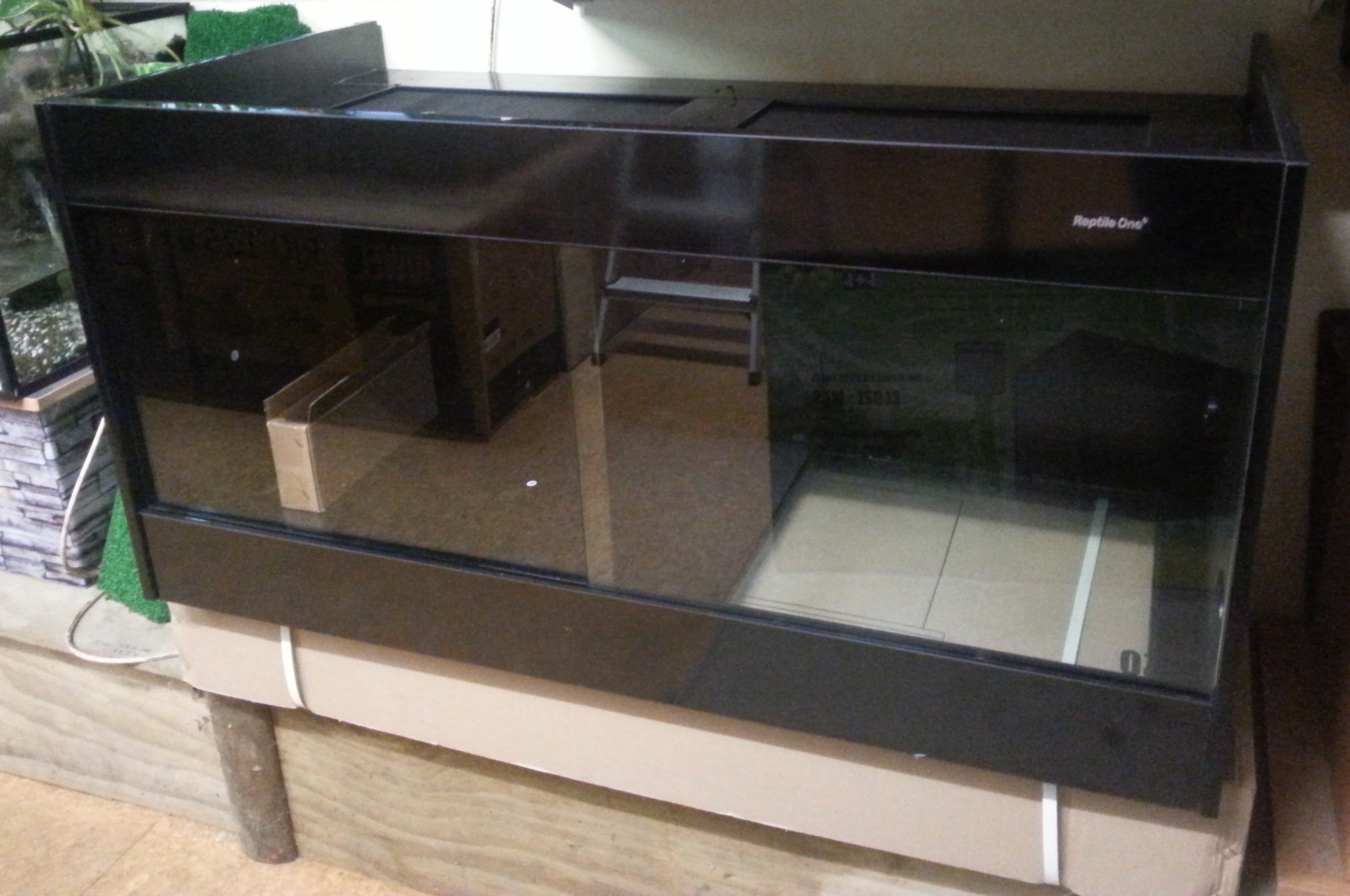 Reptile One Vivarium S2M1266 120cm Redwood Aquatics